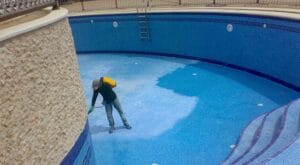 عزل مسابح ضد التسرب بالرياض