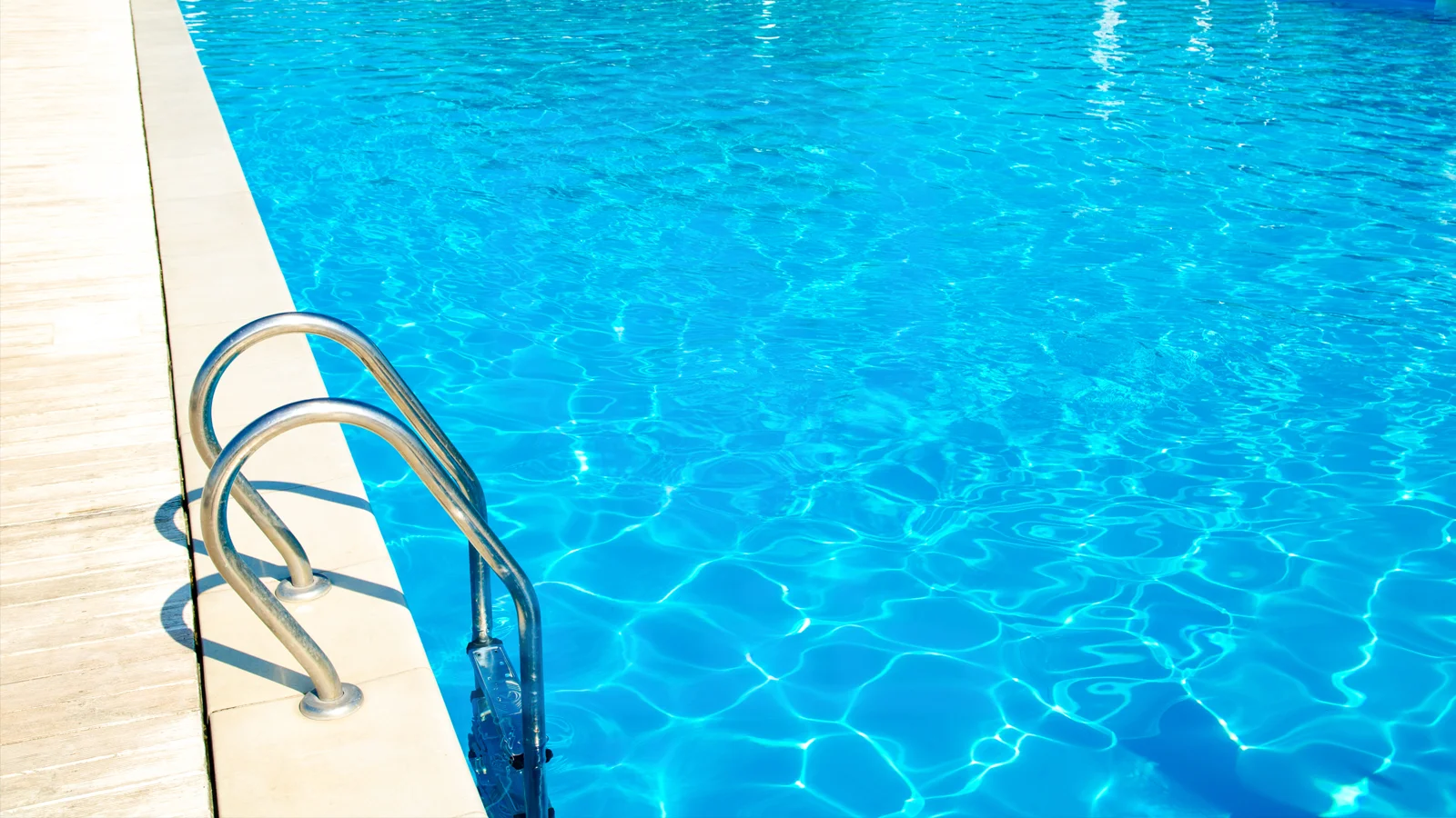 عزل مسابح ضد التسرب بالرياض