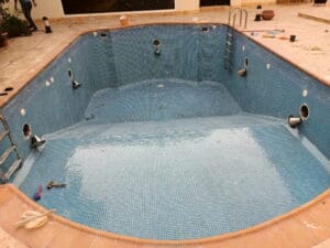 عزل المسابح بالرياض